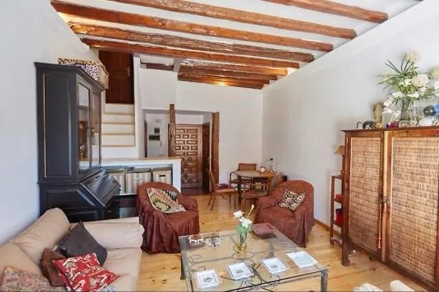Atico Duplex Con Terraza En Puro Centro, 2 A 8 Pax